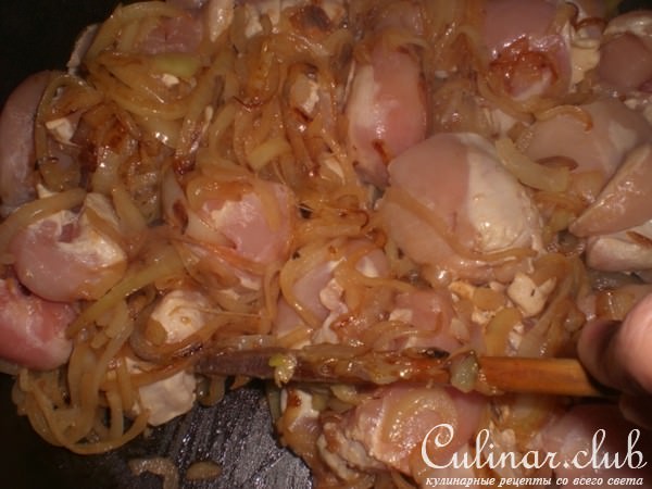 Курочка с рисом с шафрановым молоком и кориандром 
