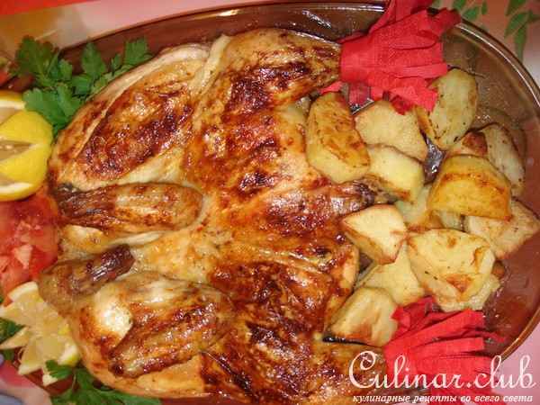 курица запеченая с чесночным соусом и картофелем по-особому