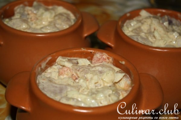 Перловка с курицей в горшочке