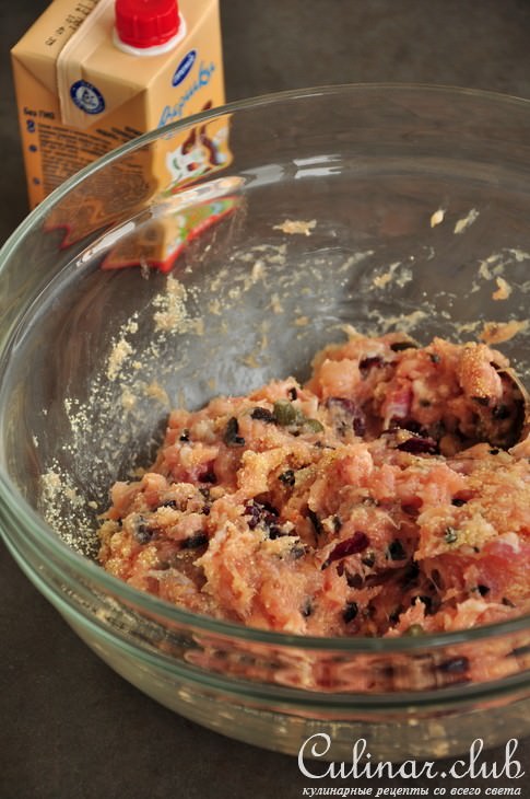 Цыпленок фаршированный клюквой и каперсами