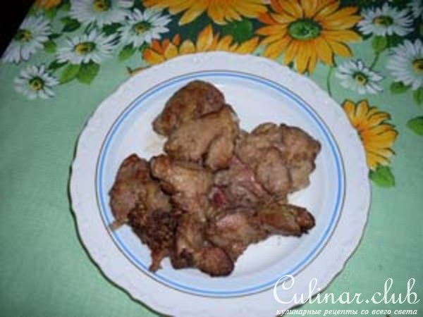 Куриная печень с яблочной подливкой