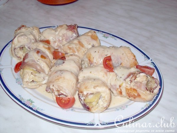 Куриные рулетики с моцарелой.