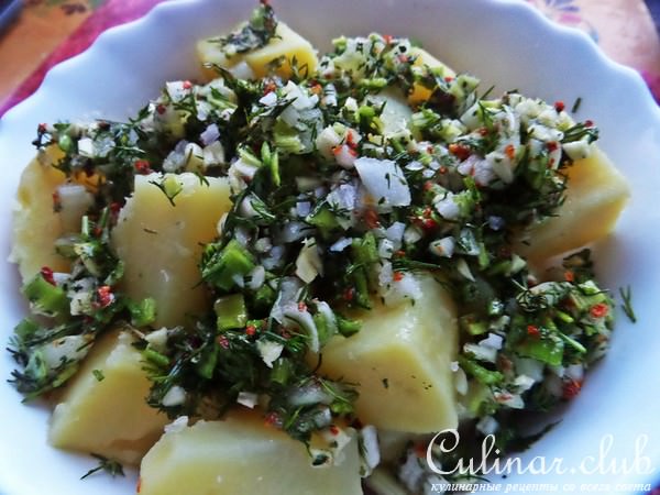 Курица с картофелем в зелёной сальсе