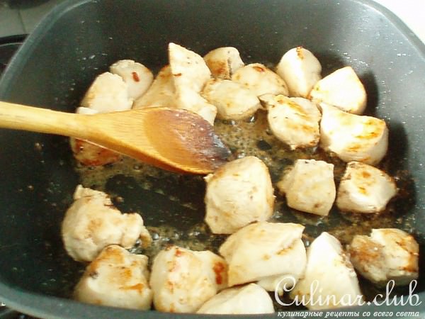 Курочка в сливках с кардамоном