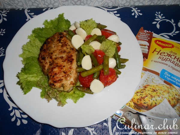 Нежная курочка с чесноком и травами с тушеными овощами и сыром