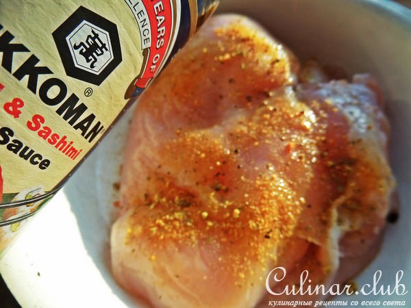 Курица с луковым конфитюром и морковкой