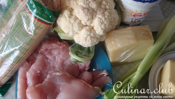 Спагетти с курицей в соусе из цветной капусты