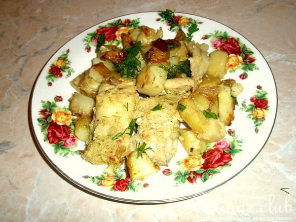 Печеная рыба с картофелем