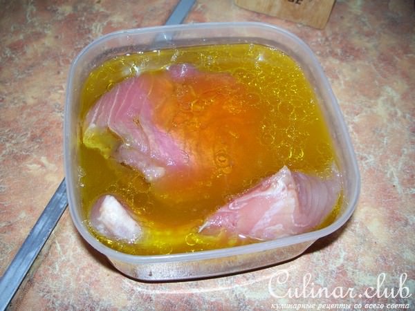 Стейки тунца с грушами 