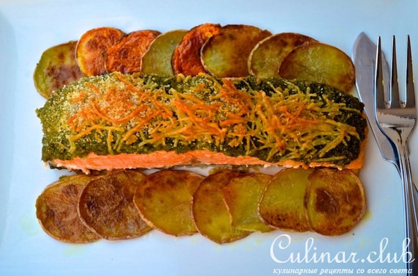 Лосось с хрустящей корочкой из песто и сыра