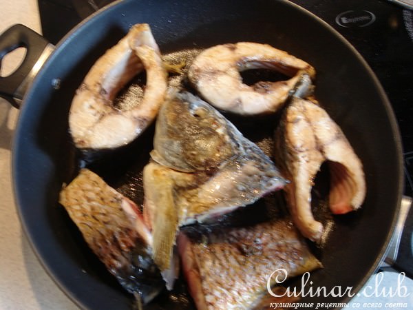 Запеченная рыба с овощами.