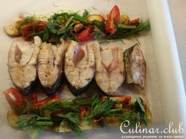 Запеченная рыба с овощами.