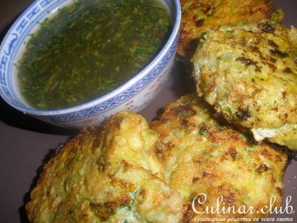 Рыбные котлеты с остро-сладким соусом