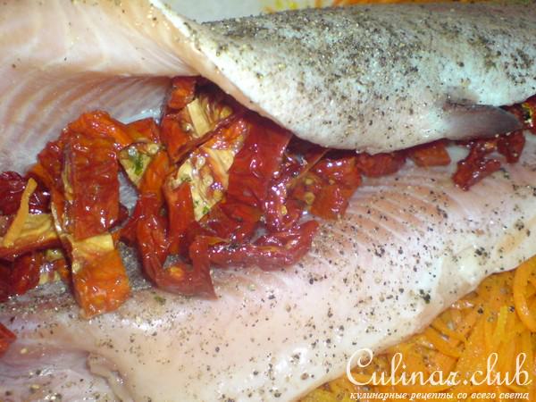 Морская форель ,запечённая с овощами 