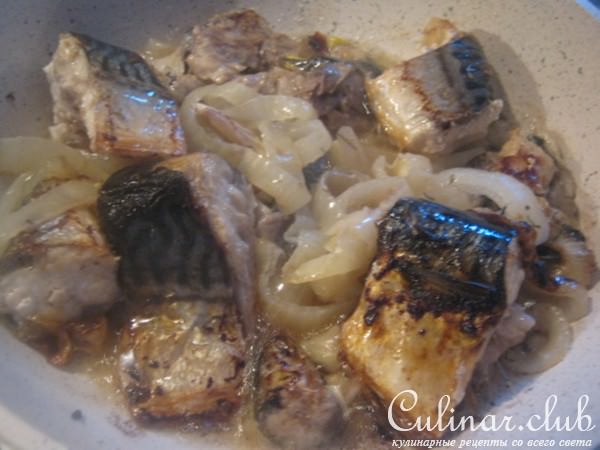 Скумбрия в сотейнике с куркумой и мускатным орехом