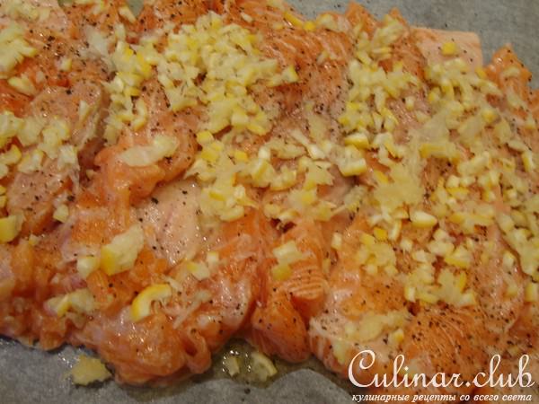 Лимонная форель с белым вином,козьим сыром и запеченными грушами