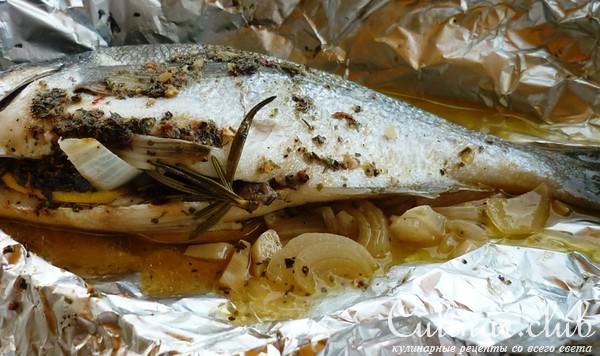 Дорада с травами,лимоном,розмарином и белым вином