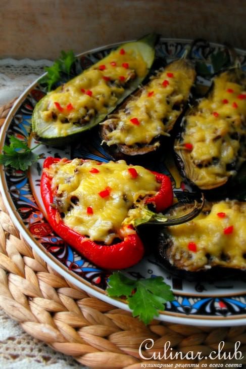Овощи, фаршированные куриными желудками.