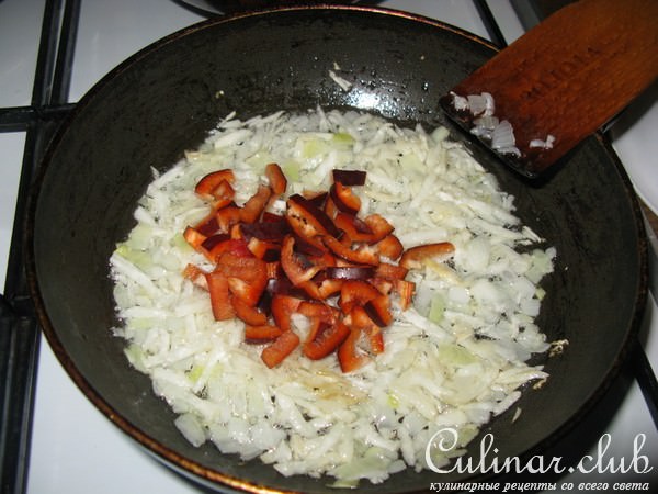 Печень с репой и овощами в сметане