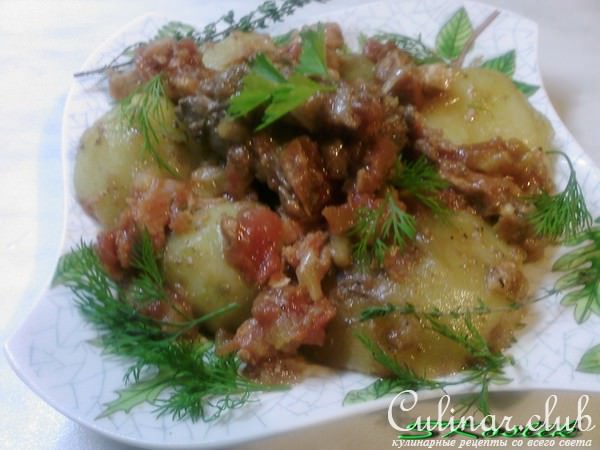 Картофель с цыплячьей печенью и беконом в яблочно-тимьяновом соусе