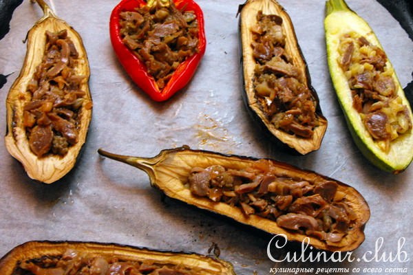 Овощи, фаршированные куриными желудками.