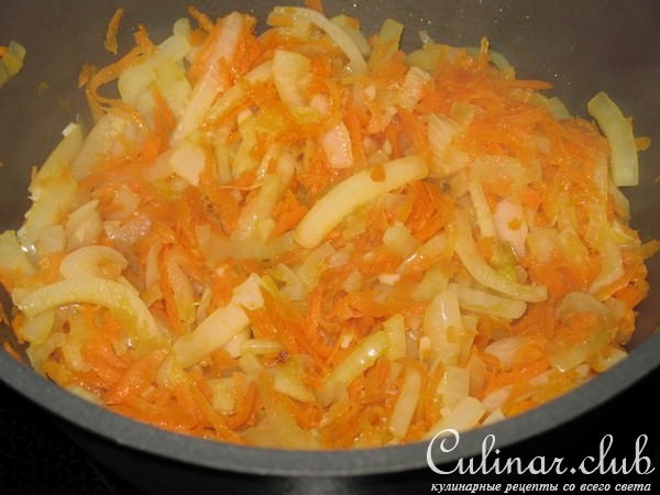 Тушеная в сметане картошка с сердечками «Колхозная».