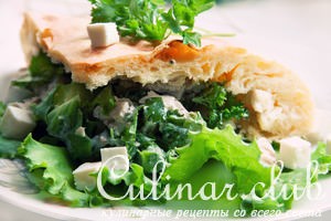 Румяный лаваш с куриным салатом