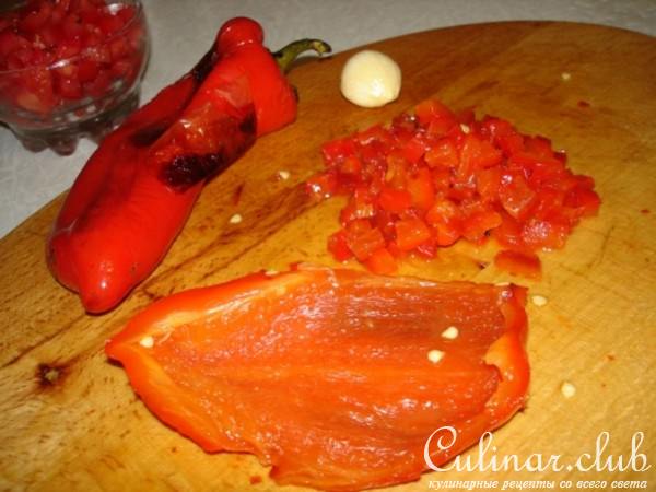 Рисовый салат с морепродуктами и печеным перцем " Венецианский маскарад"