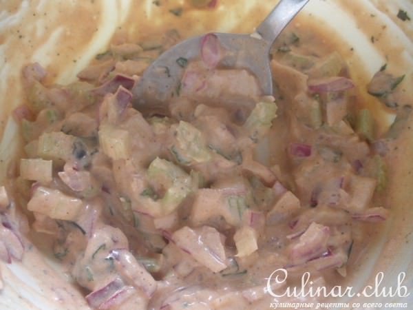 Сендвич с креветками и соусом Ремулад