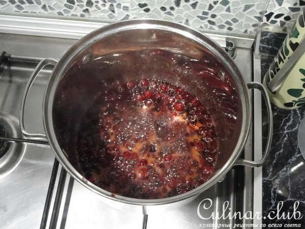 Жаренный сыр с клюквенным соусом по всей земле