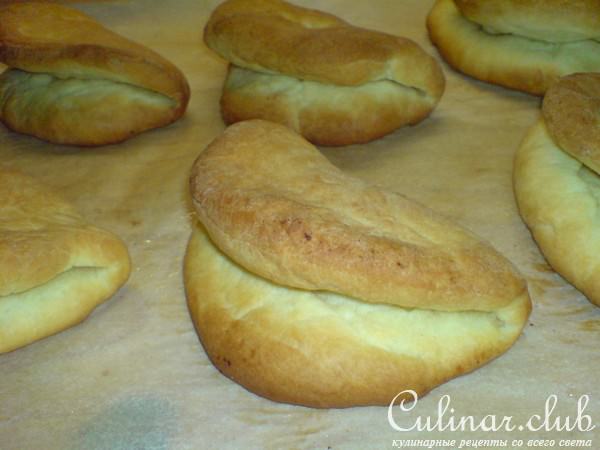 Parker House buns/Булочки с почти "горячей собакой"!(ФМ "Да! Да! Мой любимый Хот-дог!")