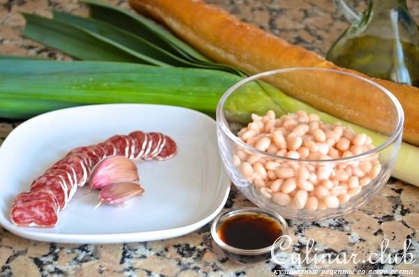 Мясные кростини, три варианта.