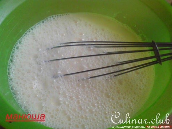 Пудинг из хлеба с сухофруктами и корицей