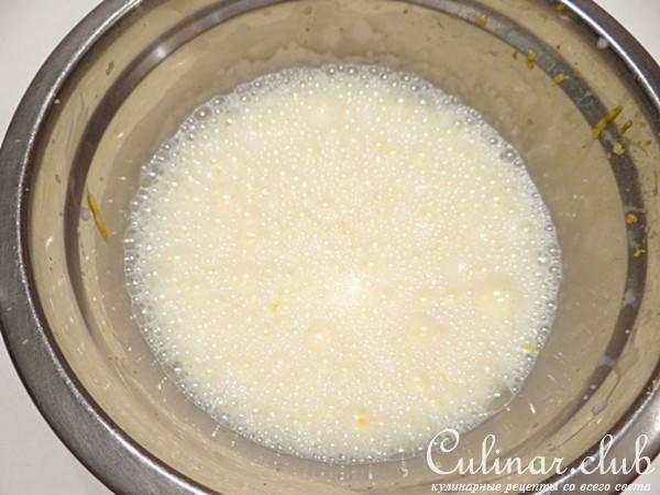 Бруснично-апельсиновая шарлотка из багета и сливочного сыра