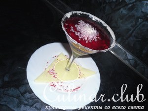 Яблочный сабайон с гранатовым чайным желе и орешками 