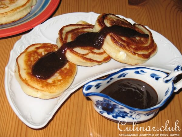 Оладьи с инжиром и козьим сыром