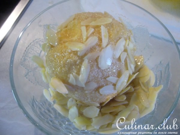 Персики с сыром в ореховой скорлупе