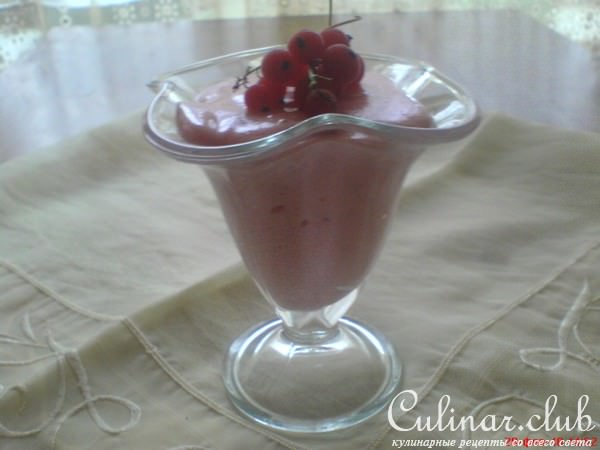 Мусс из красной и белой смородины