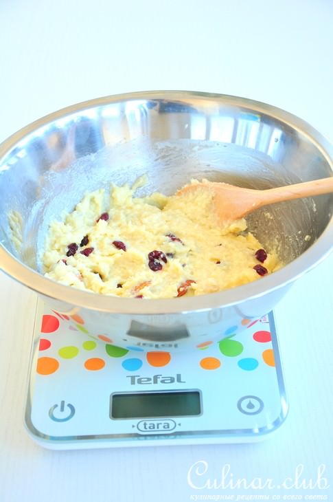 Шоколадные батончики со сгущенкой , орехами и клюквой. 