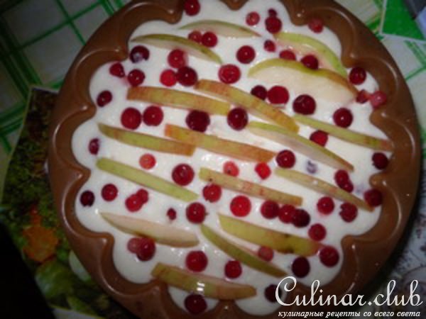 Творожное суфле с яблоками и брусникой
