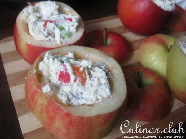 Яблоки фаршированные творогом и цукатами (тест-драйв)