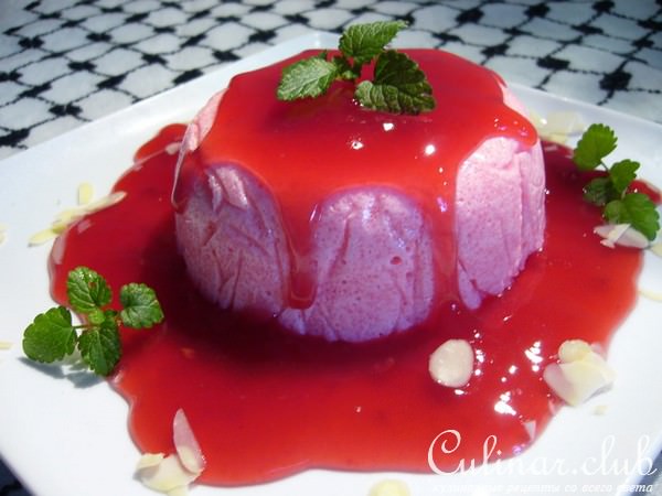 Фламери (манный пудинг) с вишневым соусом