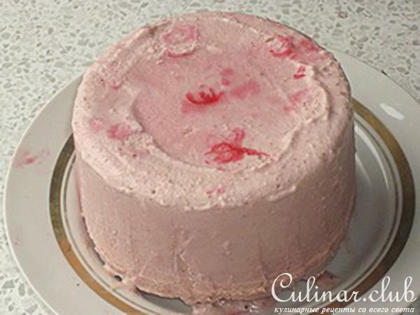 Десерт-мороженое с вишней и миндалем
