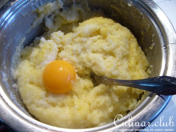 Фламери (манный пудинг) с вишневым соусом