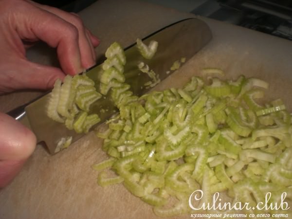 Спагетти с яблочно-томатным соусом