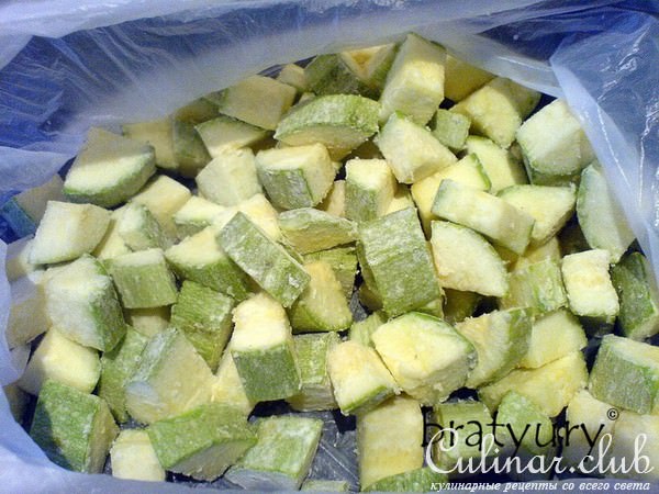 Кабачки, печёные в духовке, со сметаной и укропом 