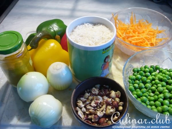 Рис с овощами в горшочках