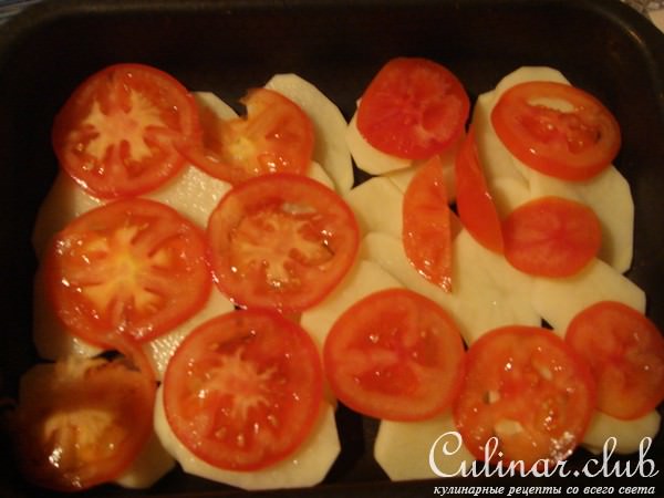 Запеченая картошечка с помидорами под сырной корочкой