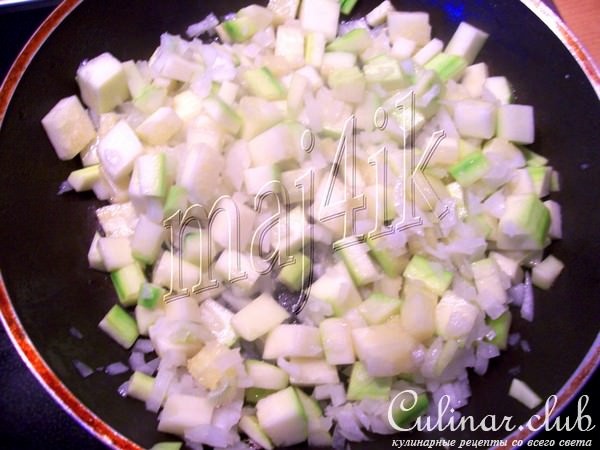 Цуккини тушёные с сосисками
