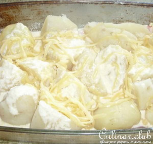Печеный картофель под белым соусом
